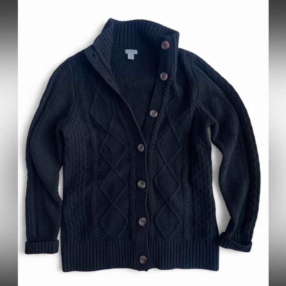 L.L. Bean‎ True Vintage Merino Wool Blend Black cable knit cardigan with buttons